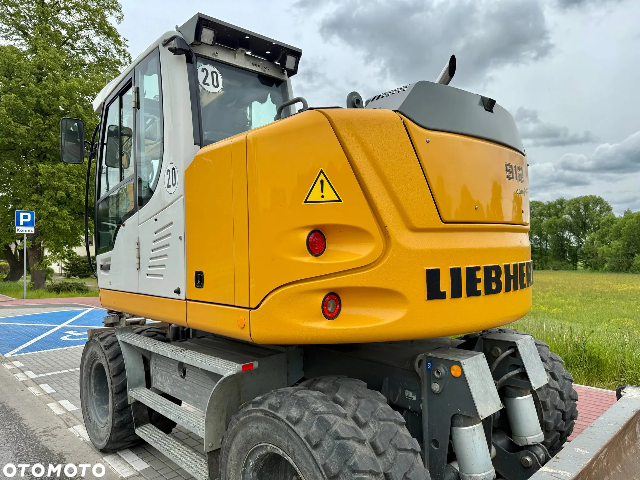 Liebherr A912 COMPACT *2017ROK, 3400 PRZEBIEGU, ROTOTILT ze szczypcami* - 14