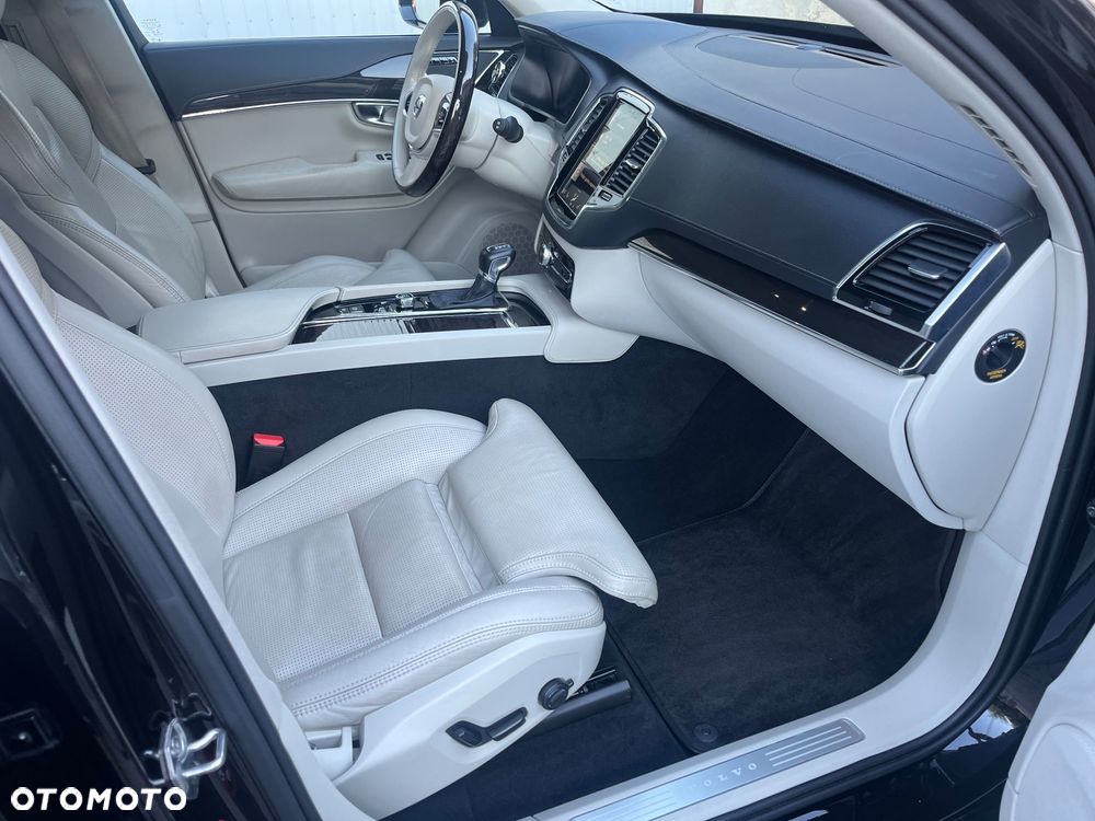 Volvo XC 90 D5 SCR AWD Inscription - 24