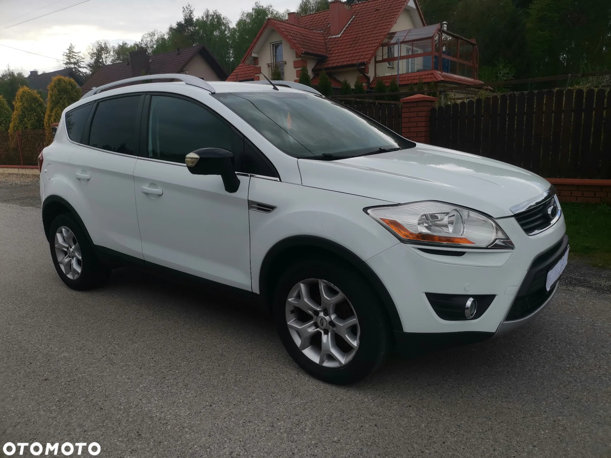 Ford Kuga 2.0 TDCi 2x4 Titanium - 8