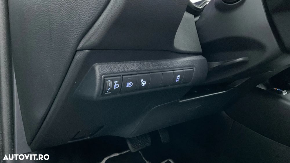 Toyota Corolla Sedan 1.8 HSD Dynamic - 28