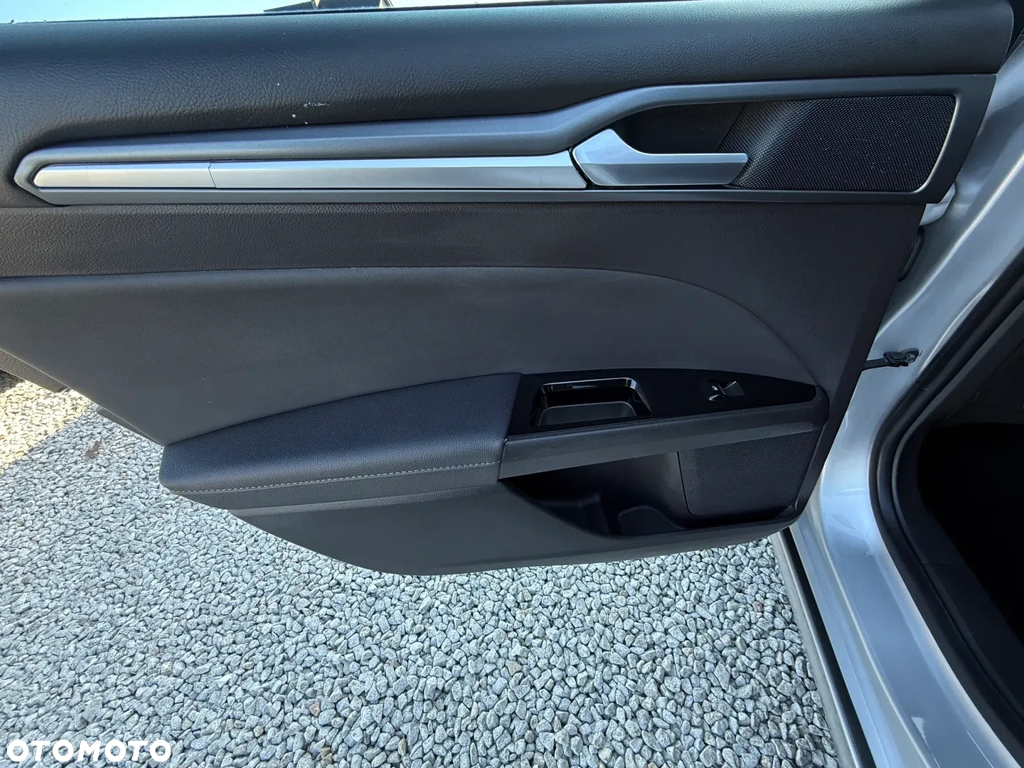 Ford Mondeo 2.0 TDCi Titanium PowerShift - 29