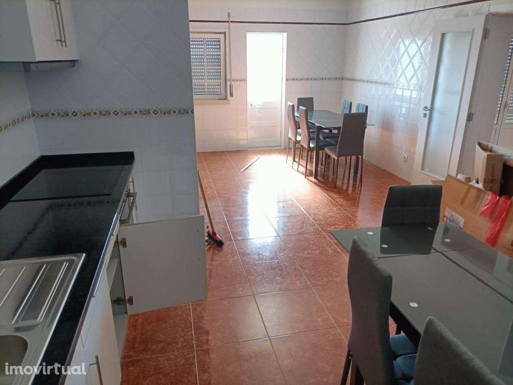 Moradia-T-8 com Terreno-Casal Jorge Dias-Alcobaça-Leiria - Grande imagem: 4/17