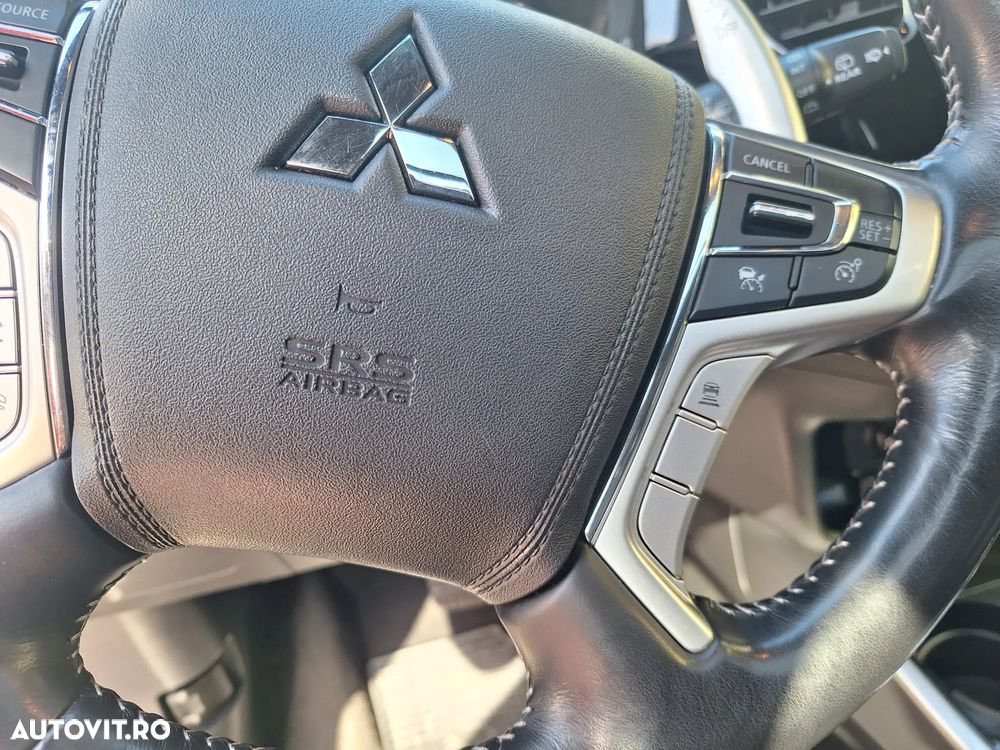 Mitsubishi Outlander PHEV 2.4 L 4X4 Instyle+ - 21