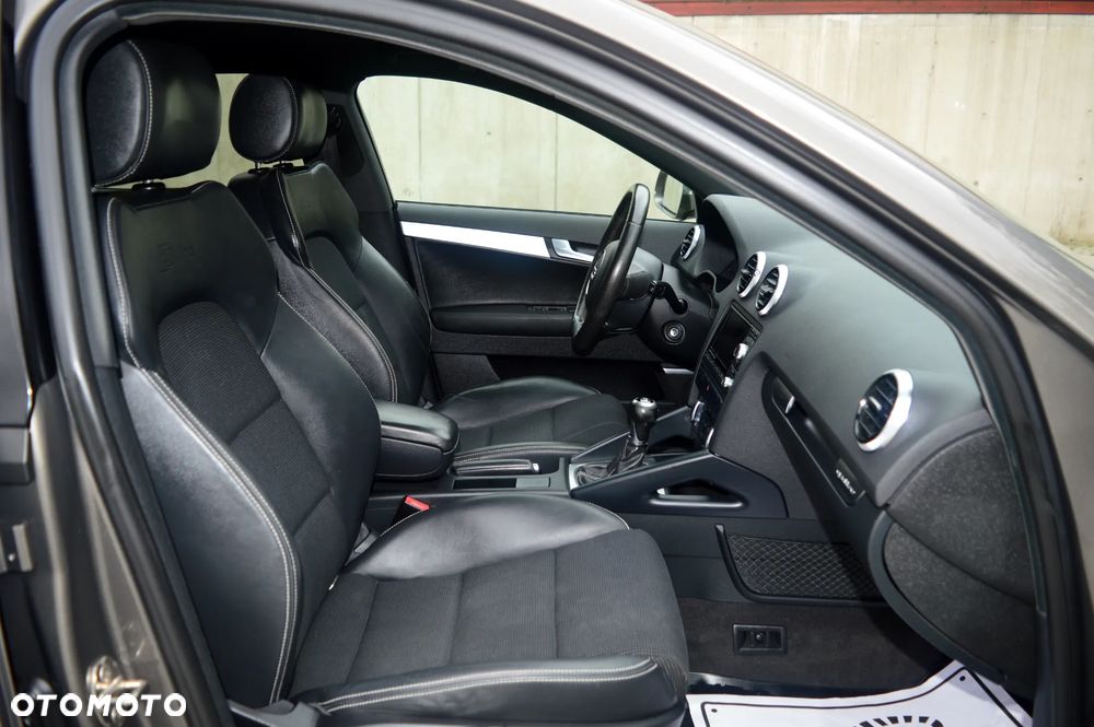 Audi A3 Sportback 2.0 TDI DPF quattro S line Sportpaket - 11