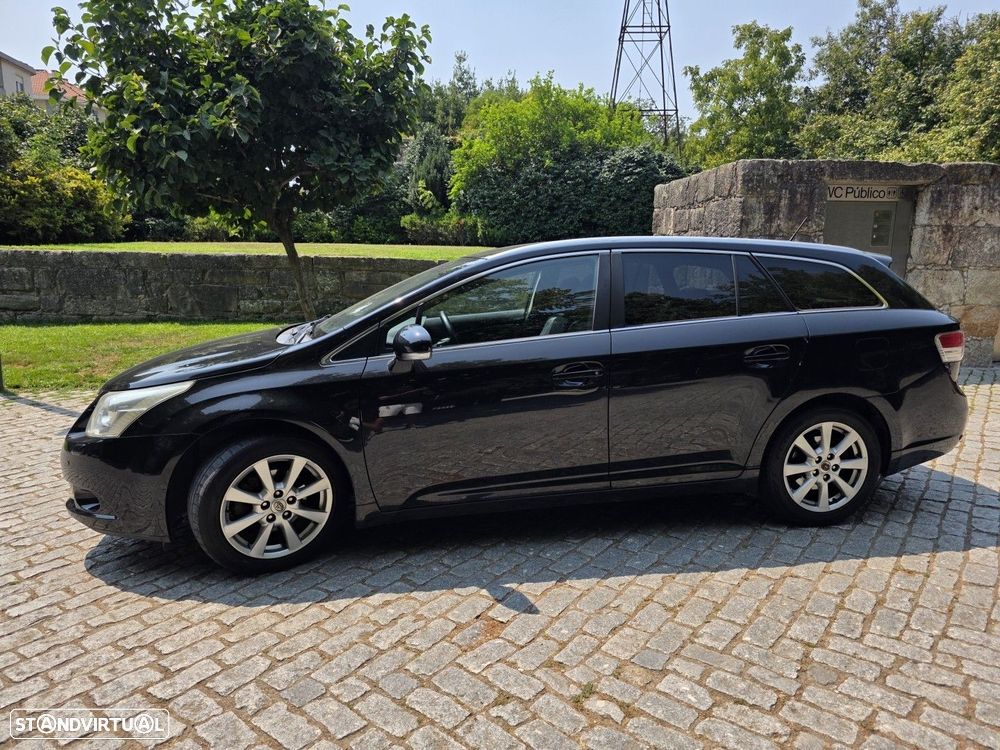 Toyota Avensis SW 2.0 D-4D Exclusive +Pele+GPS - 1