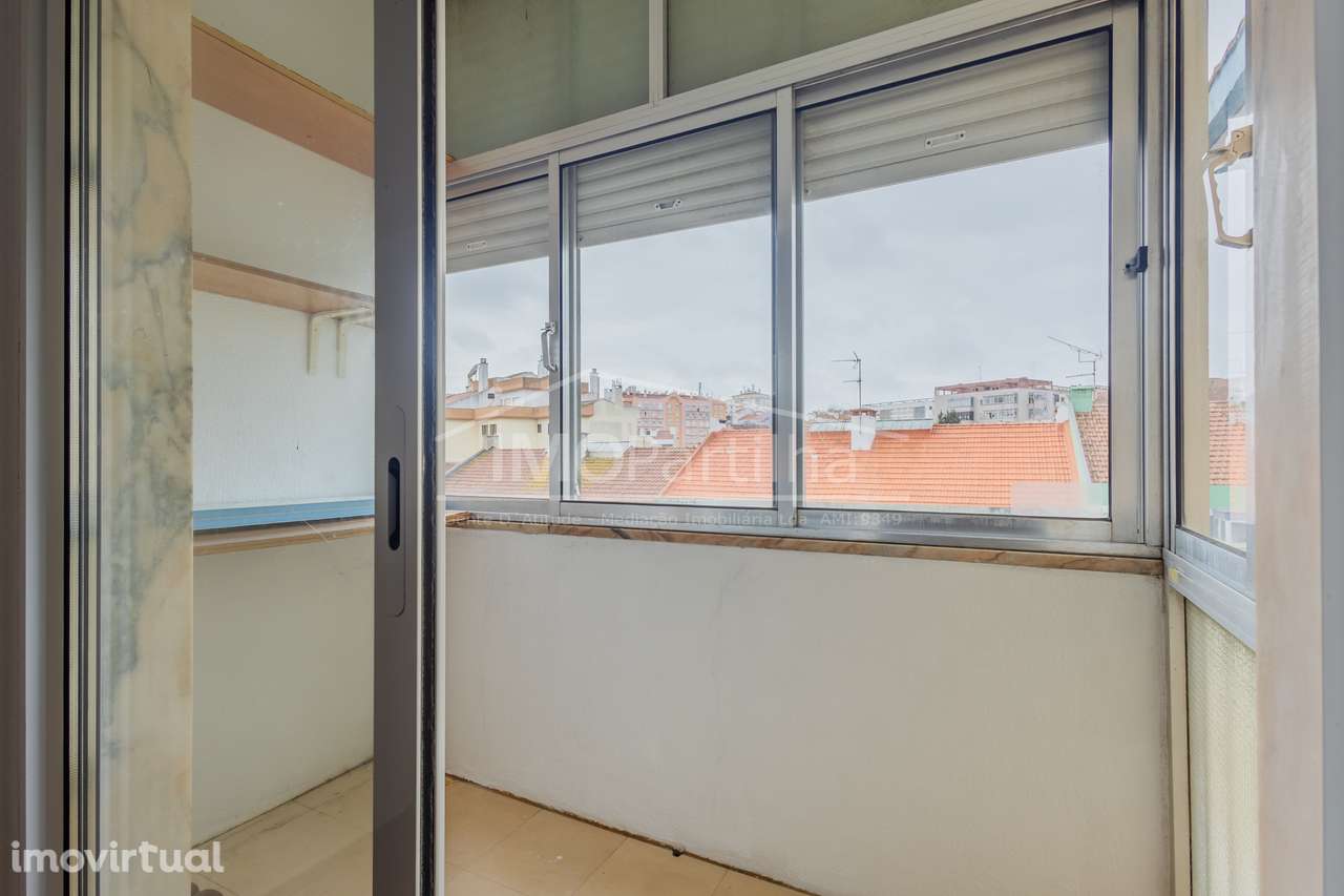 Apartamento T2
Cacém - Grande imagem: 2/21