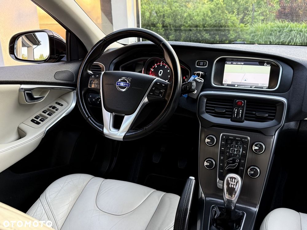 Volvo V40 T3 - 32