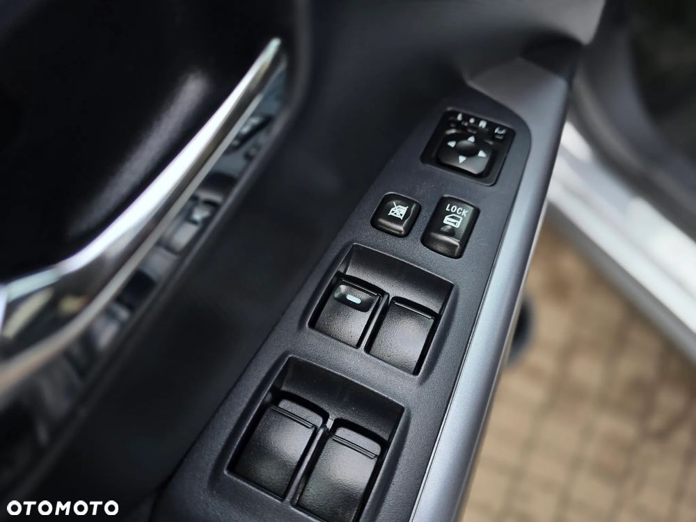 Mitsubishi Outlander - 13