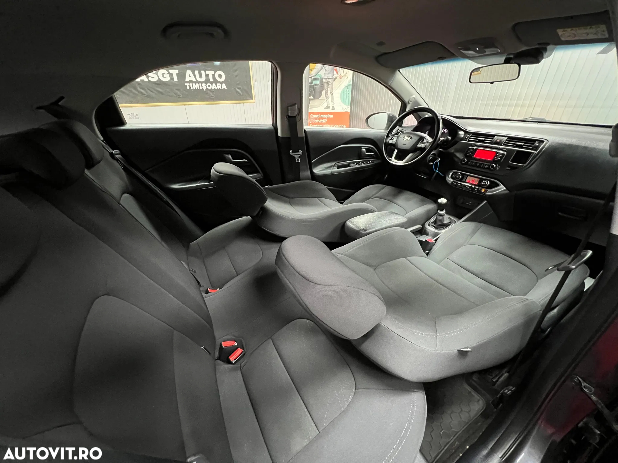 Kia Rio - 15