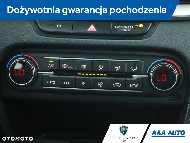 Kia Ceed - 12