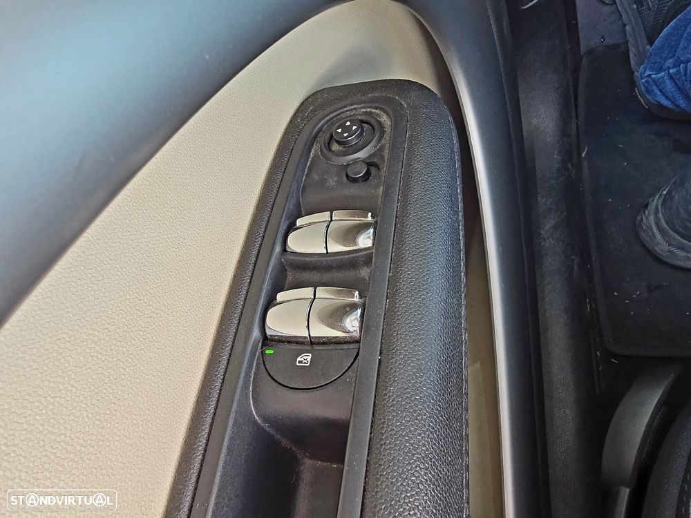 MINI Countryman Cooper D - 16