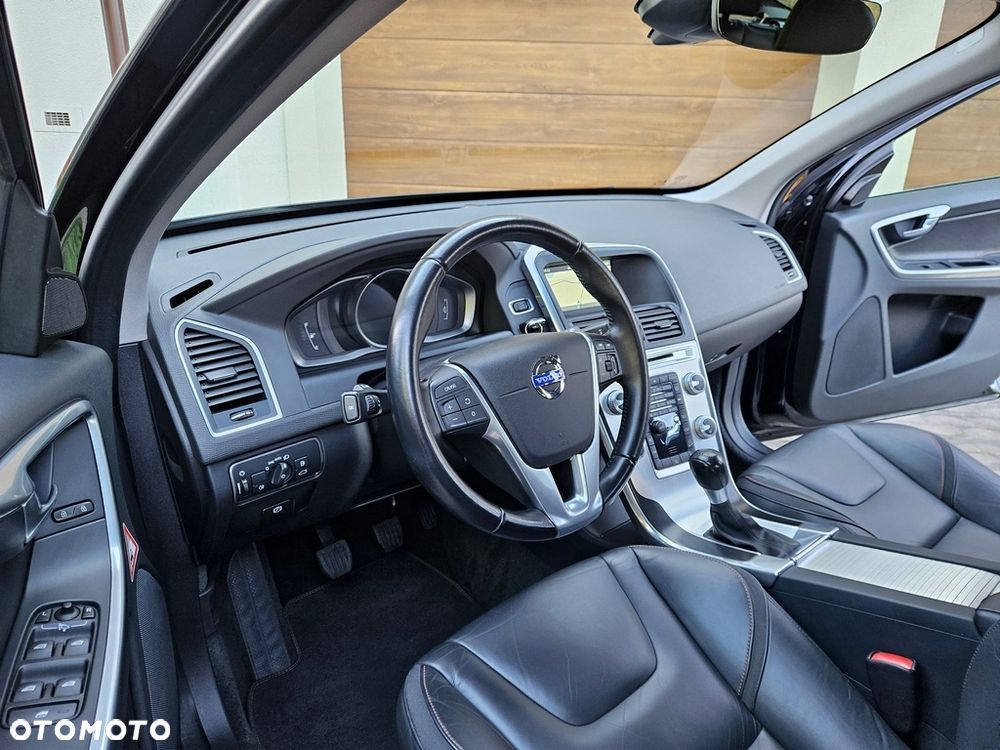 Volvo XC 60 D4 AWD Ocean Race - 17