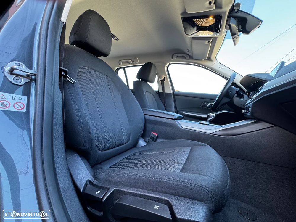 BMW 320 d Auto - 27