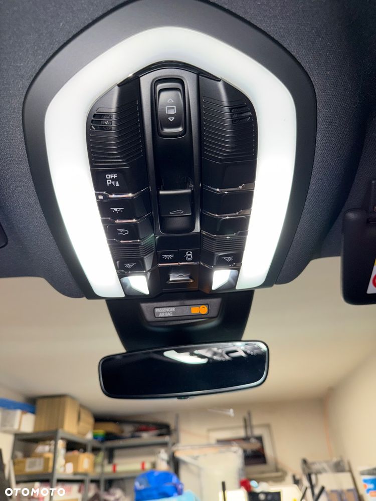 Porsche Macan T - 24