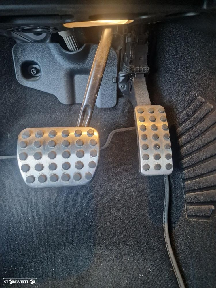 Mercedes-Benz CLA 250 e 8G-DCT AMG Line - 5