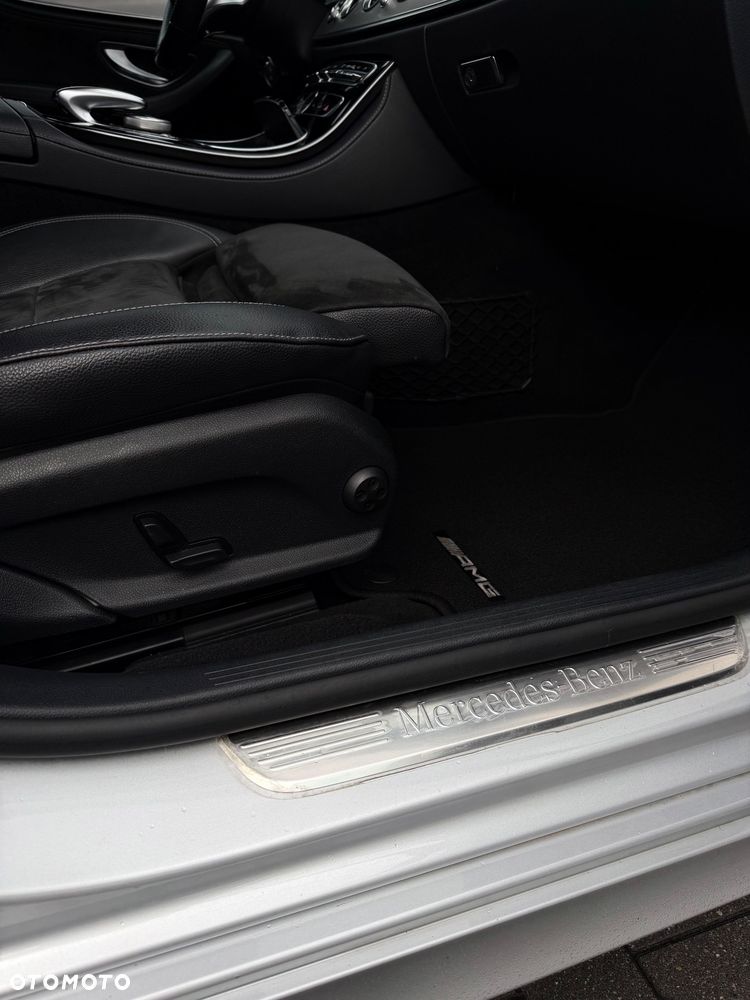 Mercedes-Benz Klasa E 220 d 4-Matic 9G-TRONIC - 20