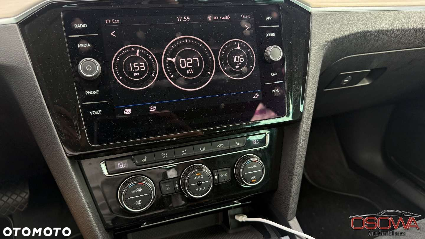 Volkswagen Passat - 20