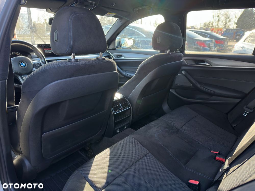 BMW Seria 5 520d M Sport Edition - 10