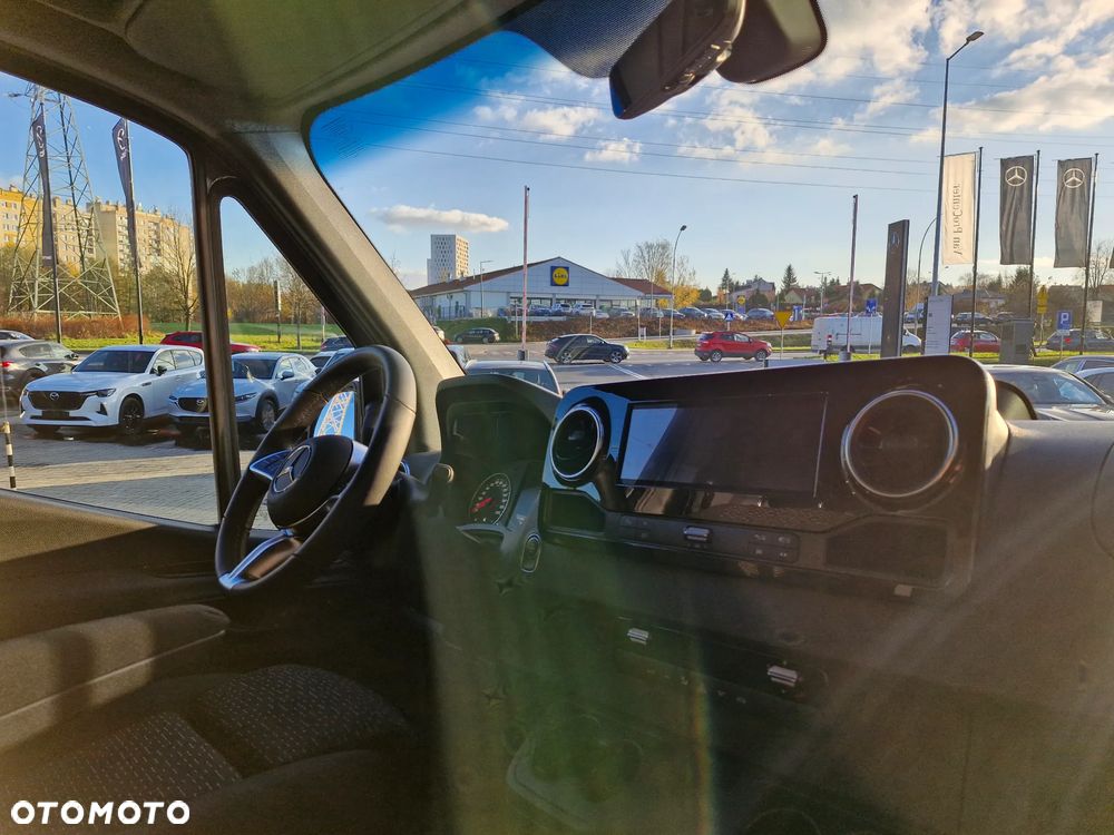 Mercedes-Benz Sprinter - 16