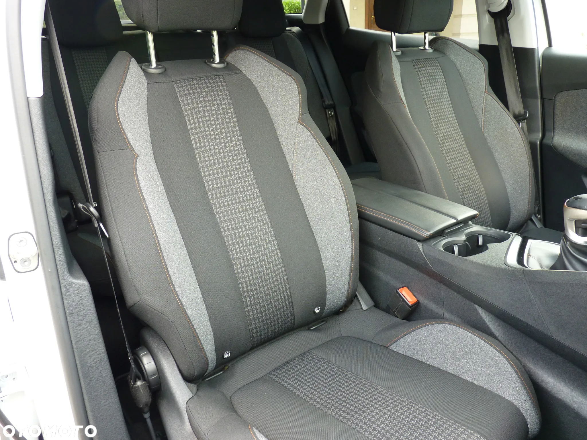 Peugeot 3008 1.5 BlueHDi Active Pack S&S - 15