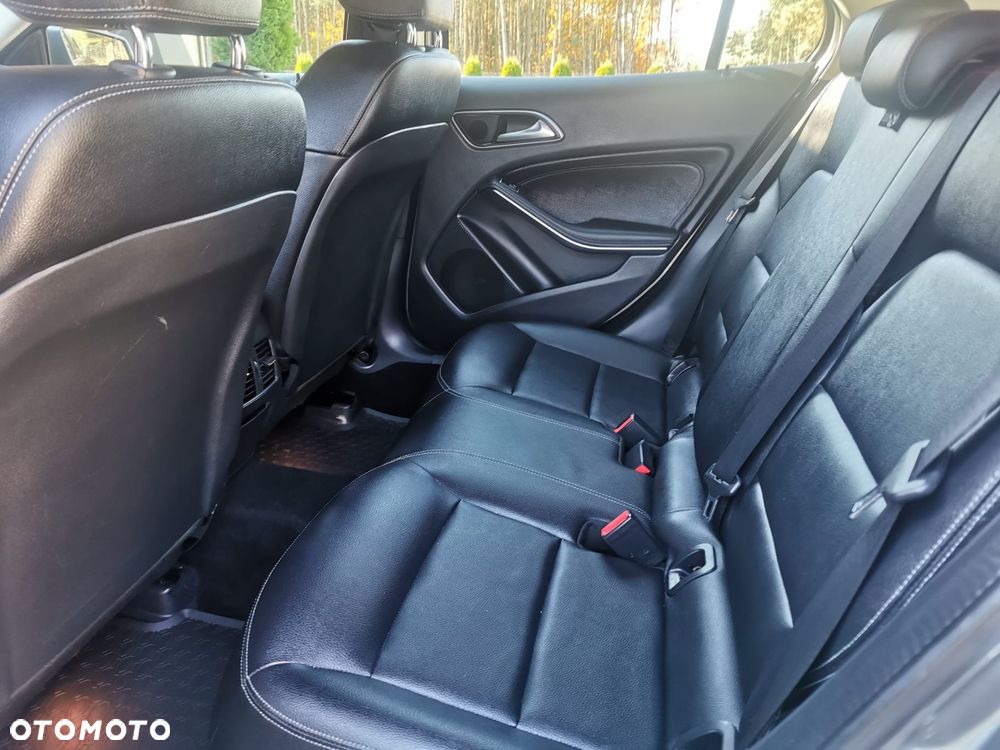 Mercedes-Benz GLA 200 (CDI) d - 9