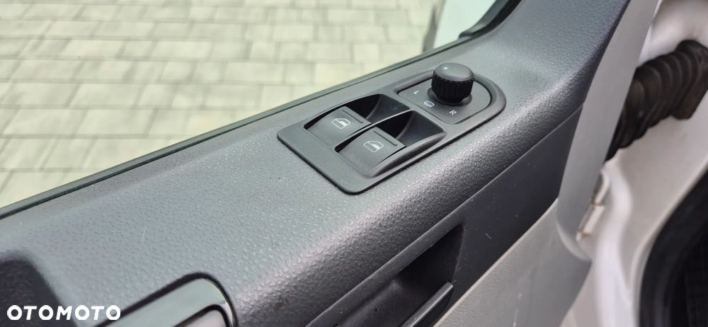 Volkswagen T5 doka,brygadówka - 9