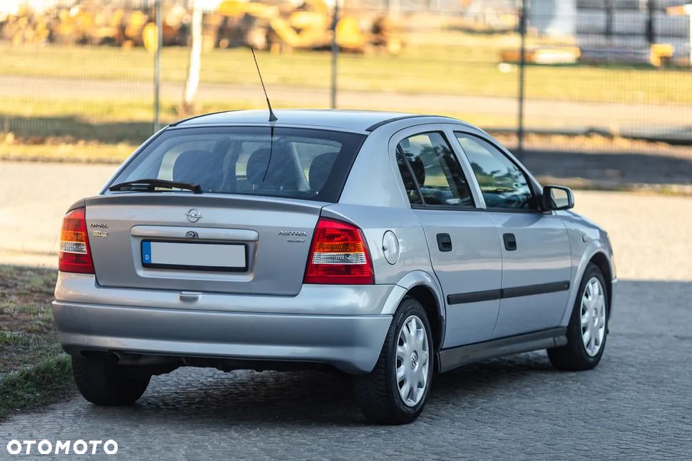 Opel Astra 1.6 - 7