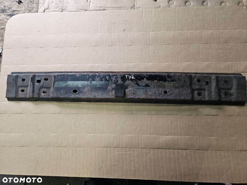 TOYOTA AVENSIS T27 09-17 KOMBI BELKA ZDERZAKA TYŁ - 1