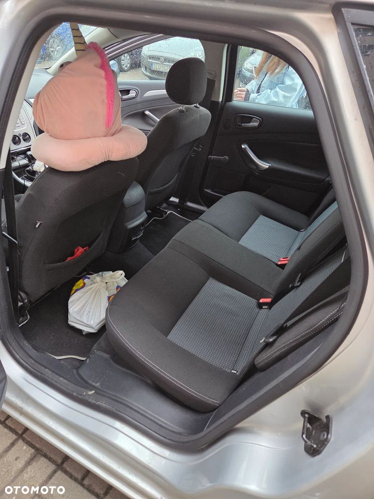 Ford Mondeo 2.0 TDCi Ambiente - 14