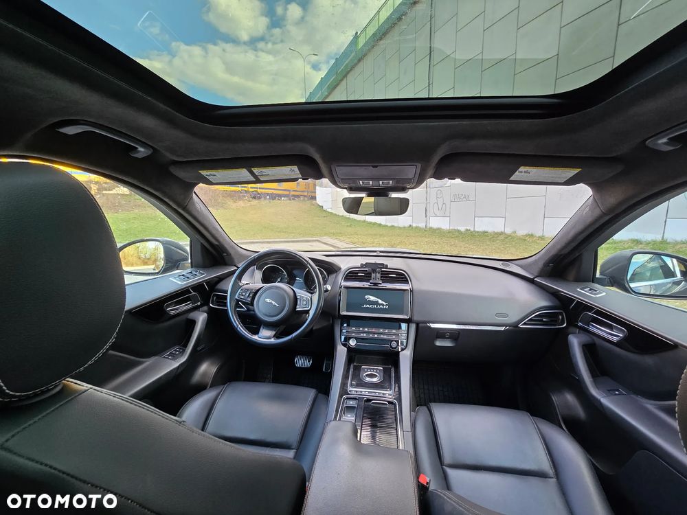 Jaguar F-Pace 30t AWD Prestige - 29