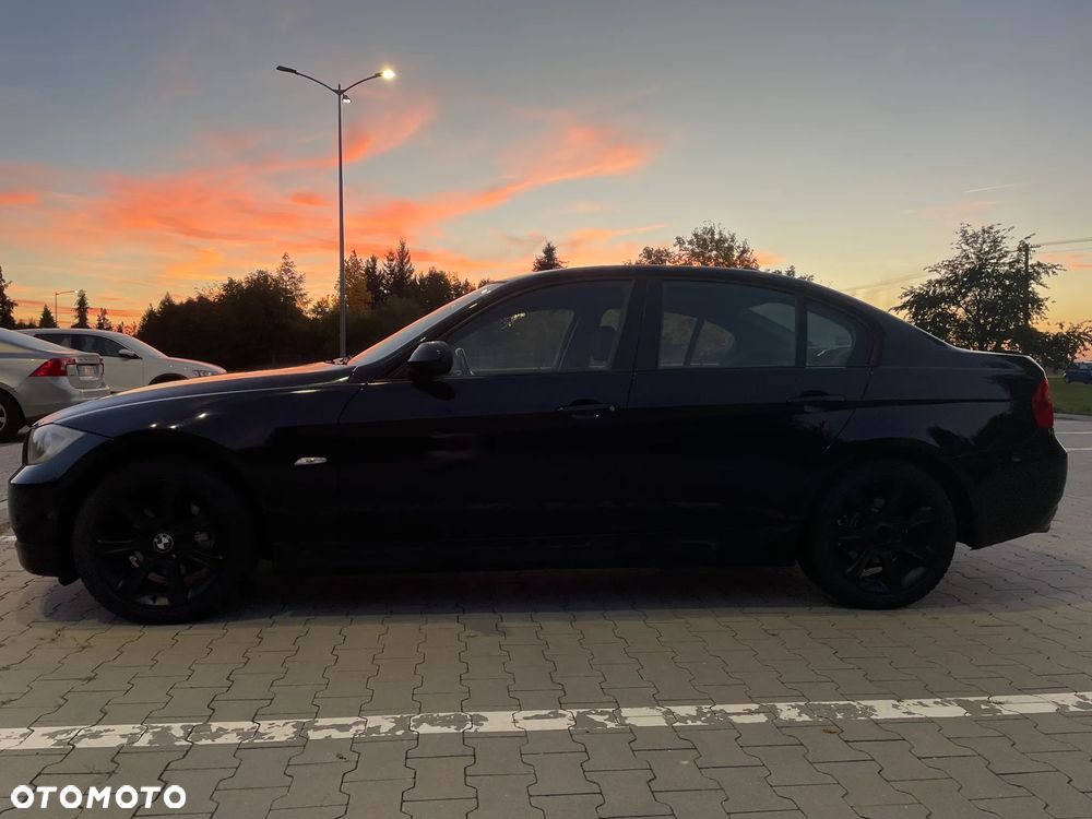 BMW 3 Series 2008 photo 2
