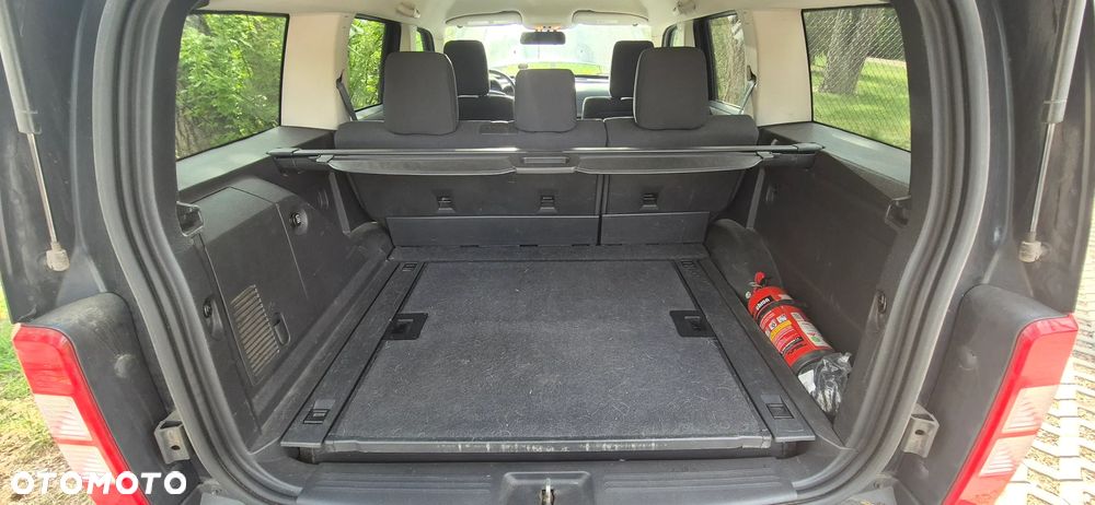 Dodge Nitro - 12