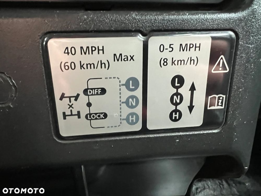 Land Rover Defender - 18