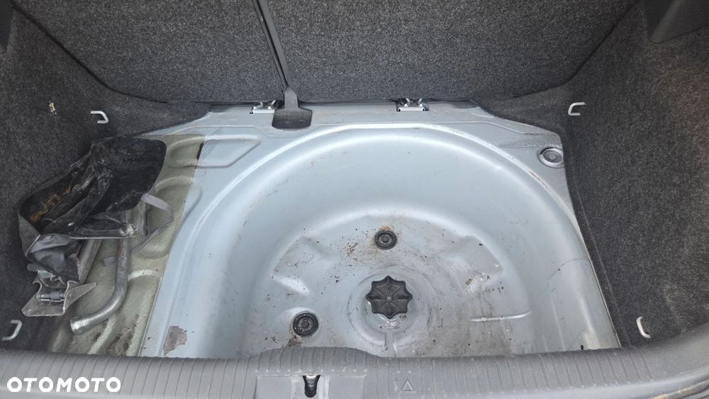 Volkswagen Polo 1.4 16V Basis - 17