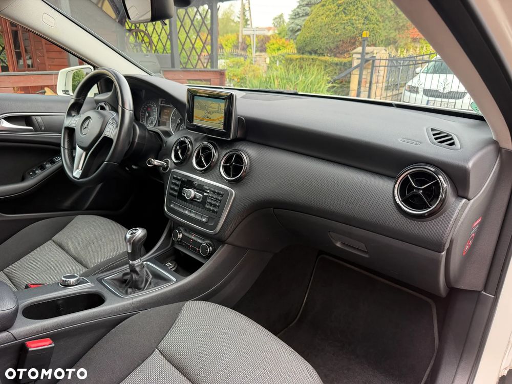 Mercedes-Benz Klasa A 180 (BlueEFFICIENCY) - 16