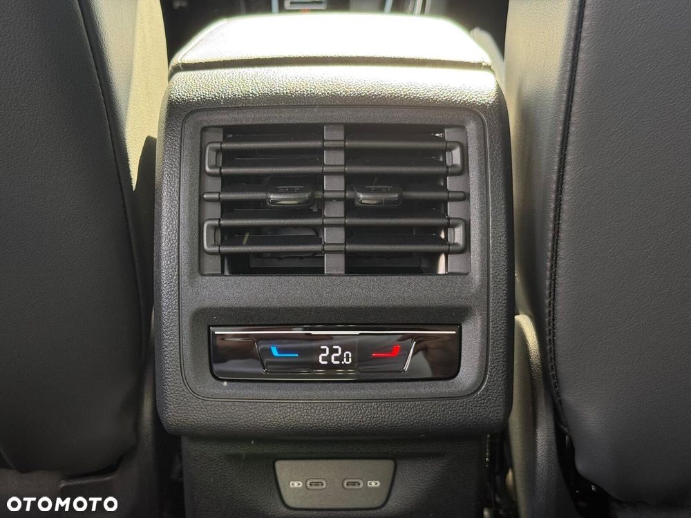 Volkswagen Golf Variant 1.5 eTSI mHEV Life Plus DSG - 32