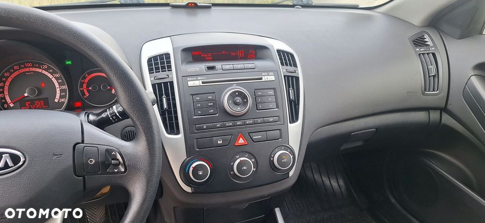 Kia Ceed 1.4 L - 18