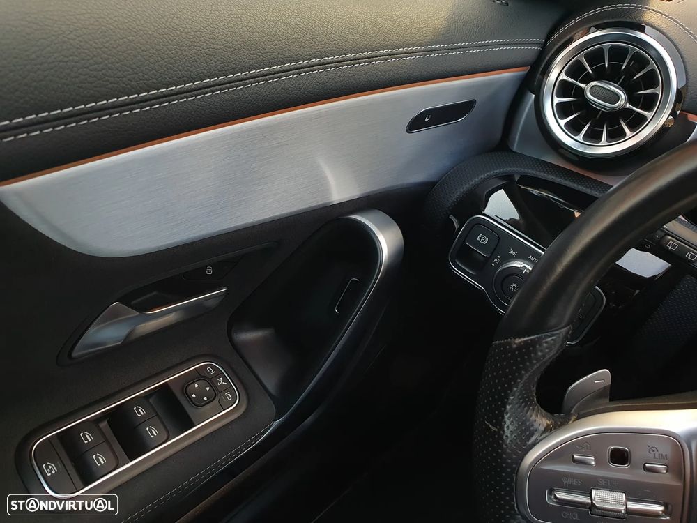 Mercedes-Benz A 250 e AMG Line - 14