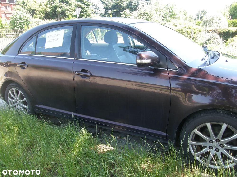 Toyota Avensis 2.0 VVT-i Executive - 3