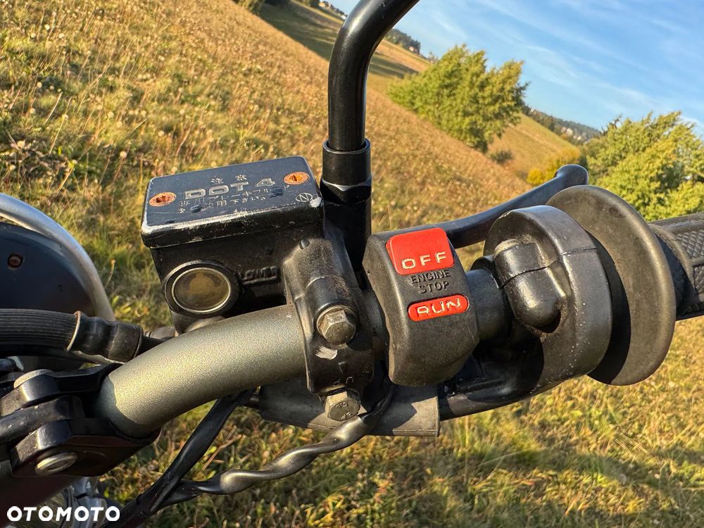Honda XLR - 17