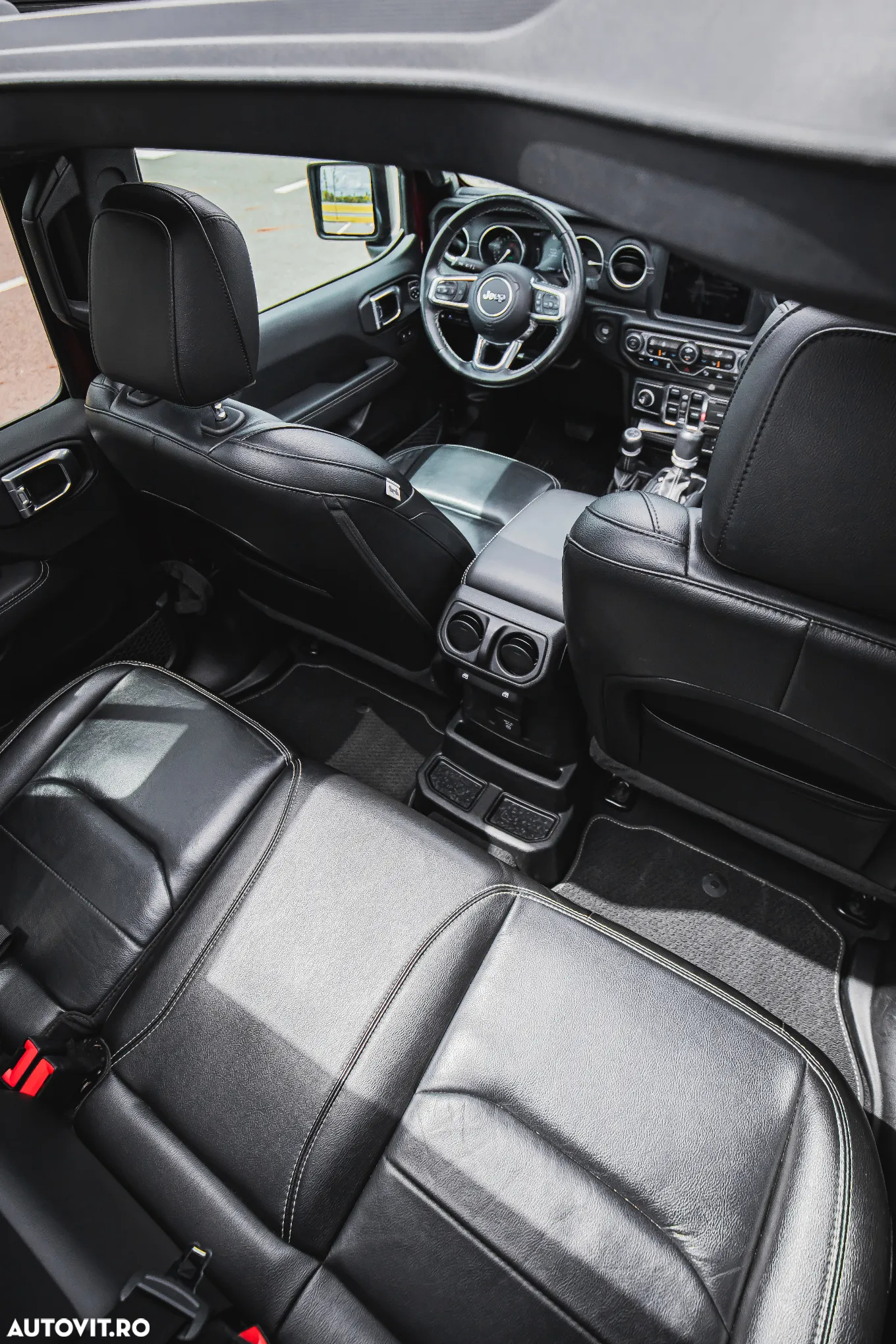 Jeep Wrangler 2.0 4xe AT8 PHEV Sahara - 34
