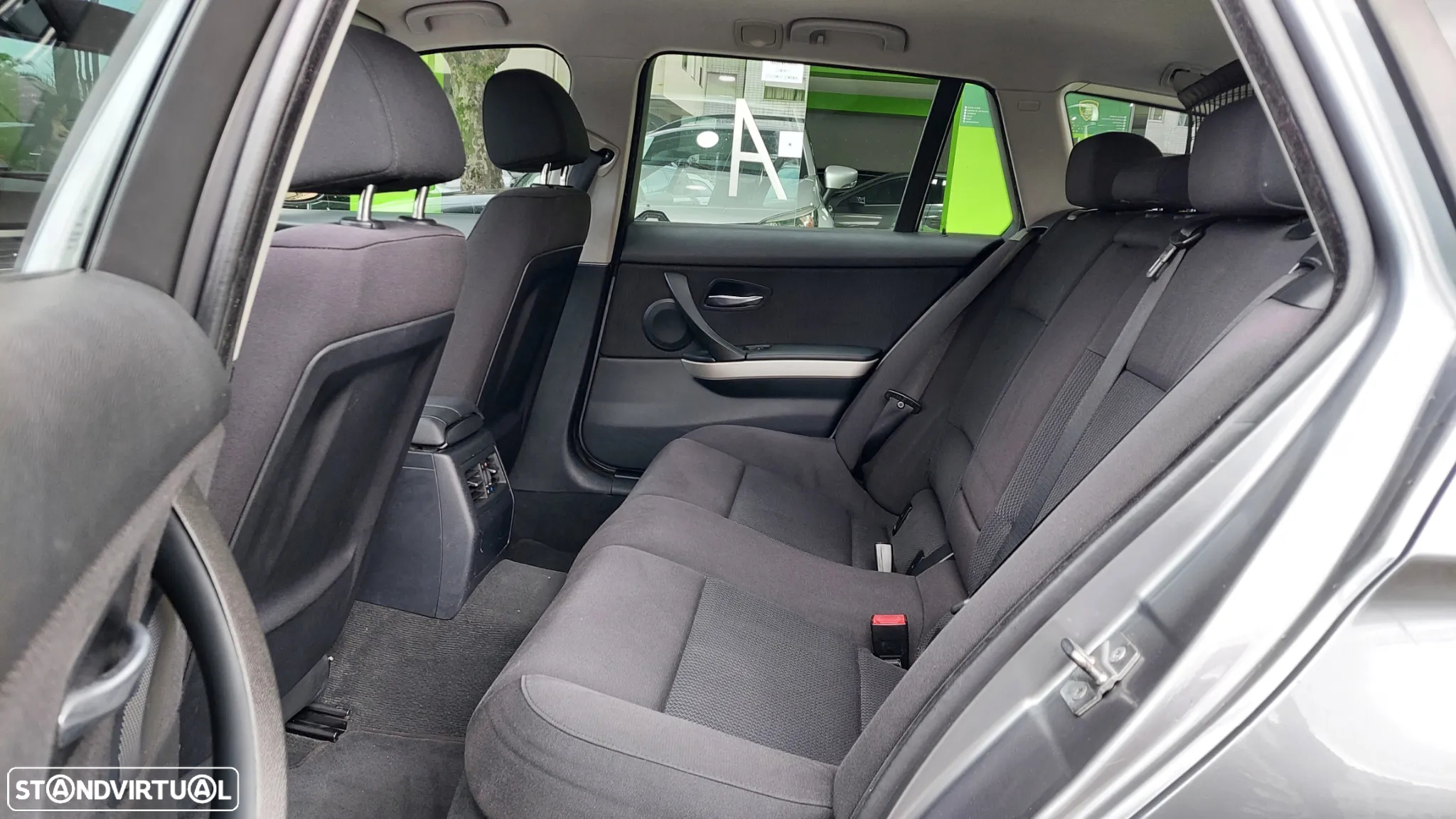 BMW 318 d Touring - 14