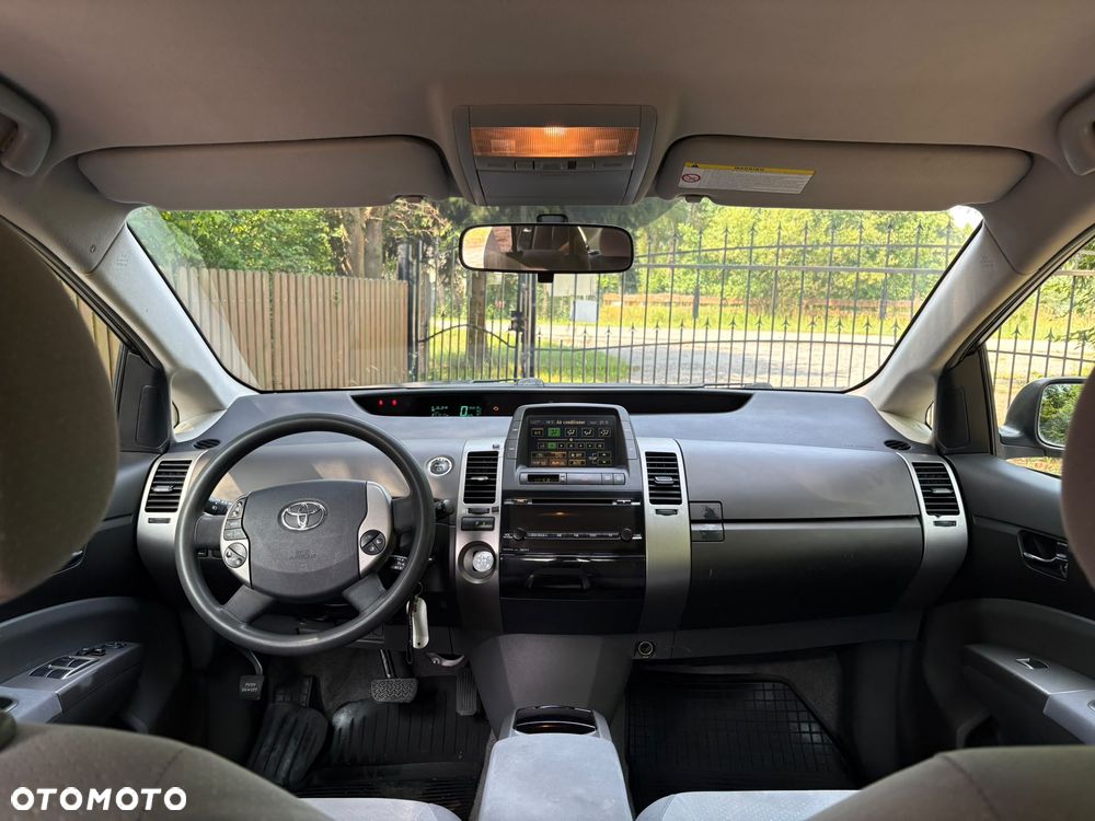 Toyota Prius - 13