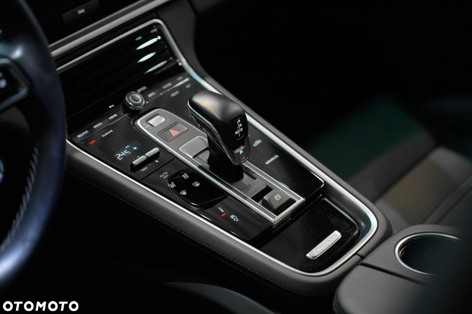 Porsche Panamera - 12