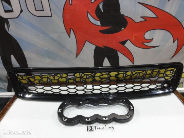 Grelha frontal em plástico Audi A4 B5 1995-2001 RS4 LOOK em preto brilhante - 1