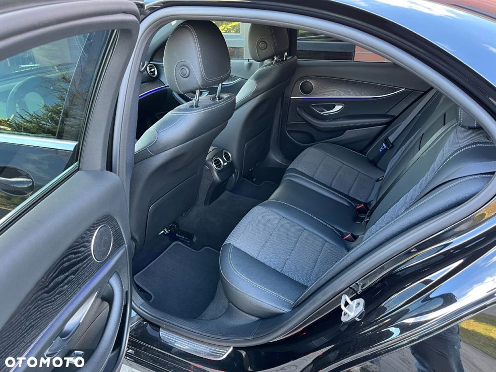 Mercedes-Benz Klasa E 200 9G-TRONIC Exclusive - 17