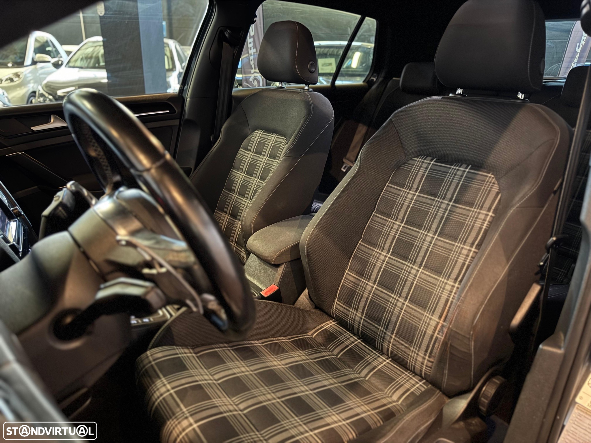VW Golf 2.0 TDI GTD DSG - 11