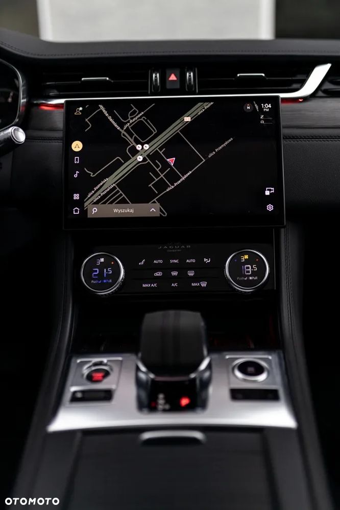 Jaguar F-Pace P250 AWD R-Dynamic Black - 4