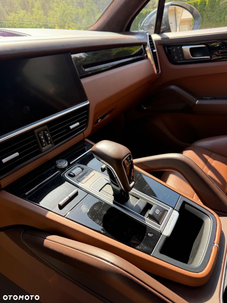 Porsche Cayenne - 33