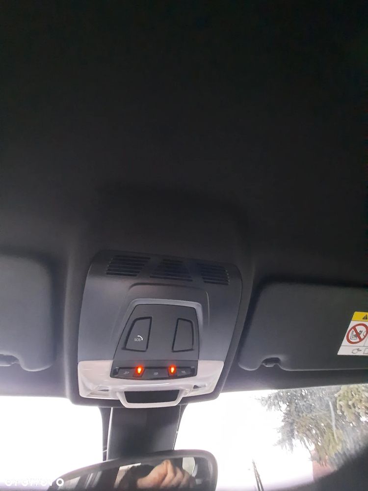 BMW X1 sDrive18d xLine - 28